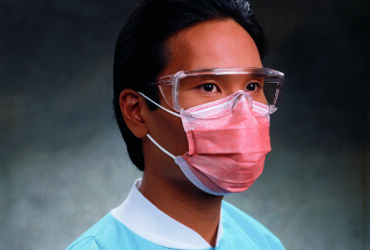 Halyard 47107 Procedure Mask FluidShield Anti-fog Foam Pleated Earloops One Size Fits Most Orange NonSterile ASTM Level 3 CS/400