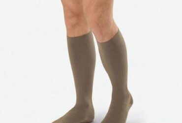 115012 JOBST FORMEN KNEE HIGH 15-20 MMHG, CLOSED TOE, SMALL, KHAKI