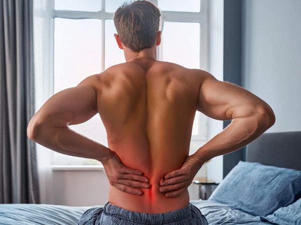 Persisting back pain even after a good night’s sleep indicates poor posture