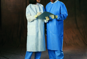 HALYARD Health 10031 Basic Plus Lab Coat - Medium, Blue