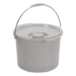 011108 COMMODE BUCKET W/HANDLES & COV