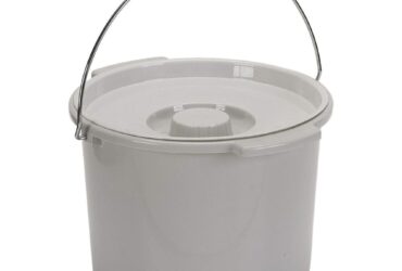 011108 COMMODE BUCKET W/HANDLES & COV