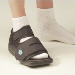 DS1016-16 SHOE MEDSURG MALE XL POST-OP