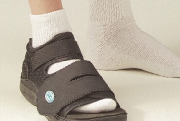 DS1016-16 SHOE MEDSURG MALE XL POST-OP