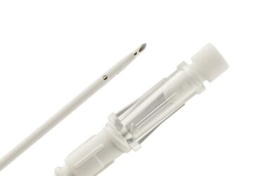 The Cook Urological G09490 is a 19G x 10cm Yueh centesis catheter needle (5Fr catheter) with four sideports for percutaneous fluid aspiration.