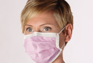 ProGear, Dry Shield Fluid Resistant Mask, ASTM Level 3, Earloop, Anti-Glare/Anti-Fog Visor