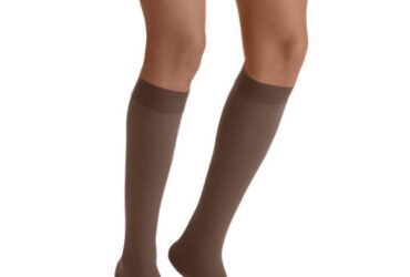 JOBST OPAQUE 15-20 KNEE SOFTFIT CLOSED TOE CRANBERRY SM