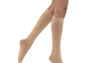 JOBST OPAQUE KNEE 20-30 OPEN TOE PETITE NATURAL SM