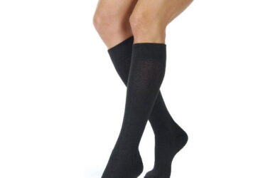 RELIEF KNEE 20-30 CLOSED TOE BLACK MD