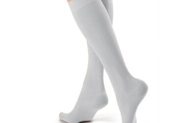 JOBST SOSOFT 15-20 KNEE BROCADE CLOSED TOE WHITE MD