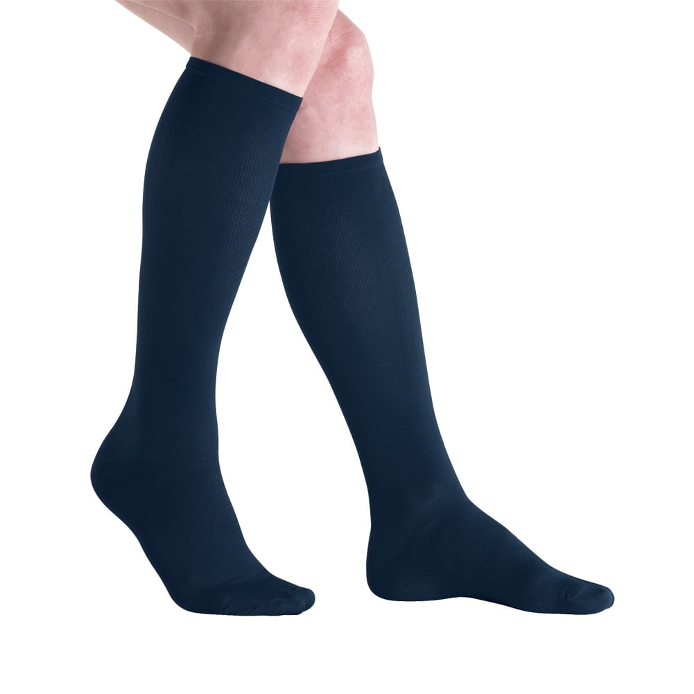Jobst-Men-s-Knee-High-Dress-Socks-8-15-mmHg-Navy-Small_532f2d7f-68f8-4702-87ca-766ed0b13a13.9406d861f15d2f2f7377f6349fd3c387.jpeg JOBST FOR MEN AMBITION KNEE 15-20 NAVY SZ2 REG