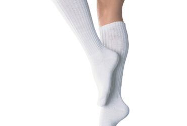 JOBST SENSIFOOT KNEE CLOSED TOE WHITE MD