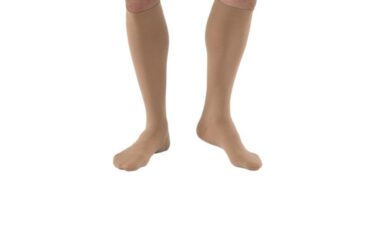RELIEF KNEE 15-20 CLOSED TOE PETITE BEIGE MD